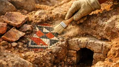Descubren viviendas en roca y un mosaico romano que reescribe la historia de una antigua colina