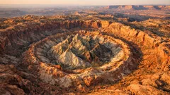 Upheaval Dome: el misterioso cráter del desierto que todavía divide a la geología