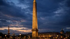 Descubren siete mensajes ocultos en el obelisco de Luxor vinculados con Ramsés II